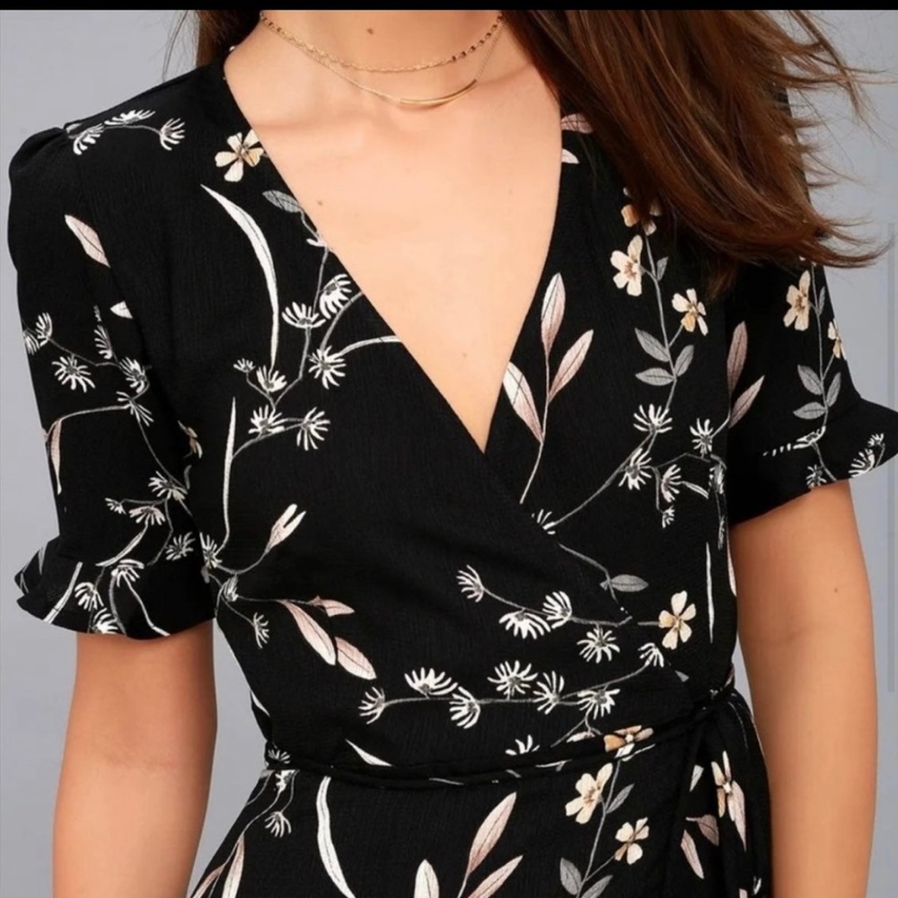 Perfect for Fall!  Lulu’s Wild Winds Black Floral Print High-Low Wrap Dress!